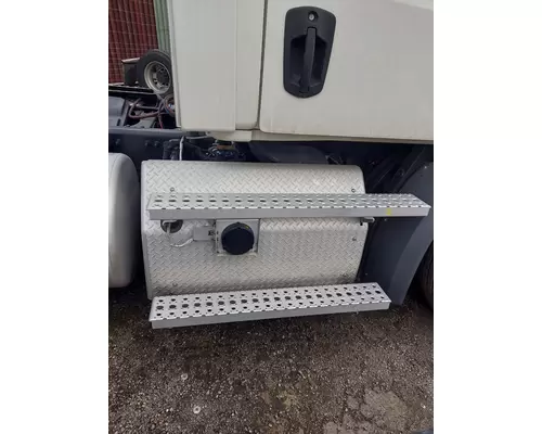 FREIGHTLINER CASCADIA 113 DPF COVER