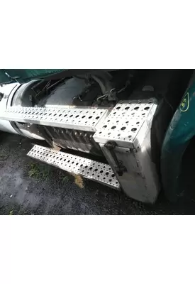 FREIGHTLINER CASCADIA 113 DPF STEP
