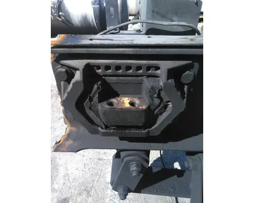 FREIGHTLINER CASCADIA 113 ENGINE MOUNTS, VEHICLE (FRONT)