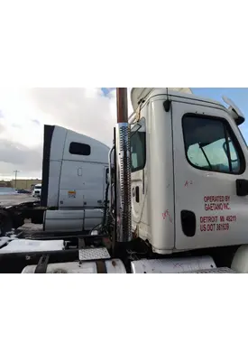 FREIGHTLINER CASCADIA 113 EXHAUST COMPONENT