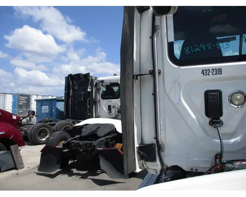 FREIGHTLINER CASCADIA 113 FAIRING, SLEEPER