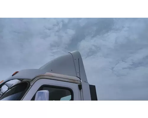FREIGHTLINER CASCADIA 113 FAIRING, WIND DEFLECTOR ROOF