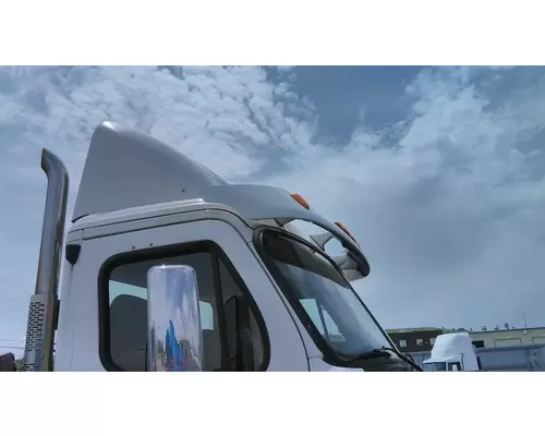 FREIGHTLINER CASCADIA 113 FAIRING, WIND DEFLECTOR ROOF