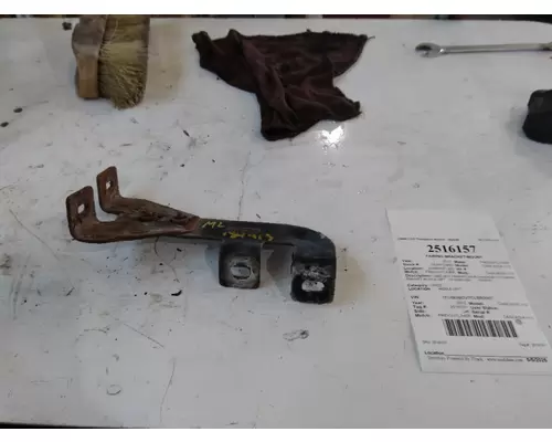 FREIGHTLINER CASCADIA 113 FAIRING BRACKETMOUNT