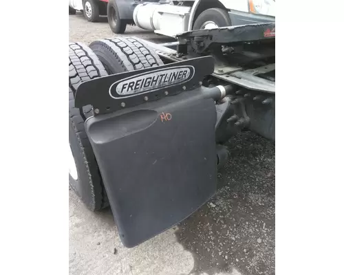 FREIGHTLINER CASCADIA 113 FENDER, QUARTERHALF REAR