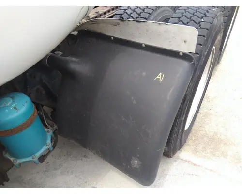 FREIGHTLINER CASCADIA 113 FENDER, QUARTERHALF REAR