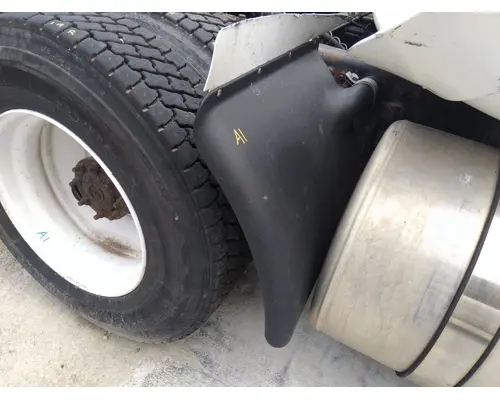 FREIGHTLINER CASCADIA 113 FENDER, QUARTERHALF REAR