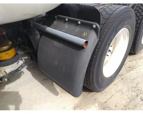 FREIGHTLINER CASCADIA 113 FENDER, QUARTERHALF REAR