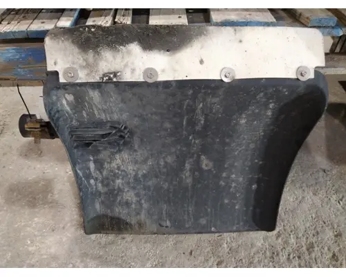 FREIGHTLINER CASCADIA 113 FENDER, QUARTERHALF REAR