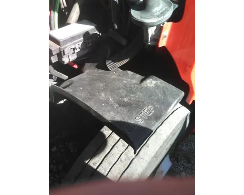 FREIGHTLINER CASCADIA 113 FENDER, SPLASH SHIELDGUARD