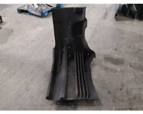 FREIGHTLINER CASCADIA 113 FENDER, SPLASH SHIELDGUARD