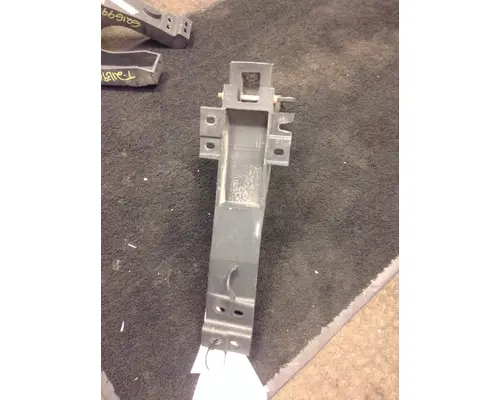 FREIGHTLINER CASCADIA 113 FENDER BRACKETMOUNT