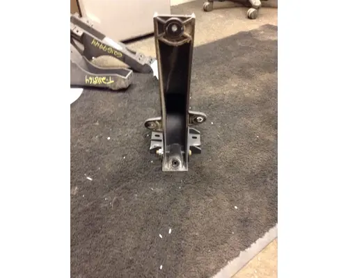 FREIGHTLINER CASCADIA 113 FENDER BRACKETMOUNT