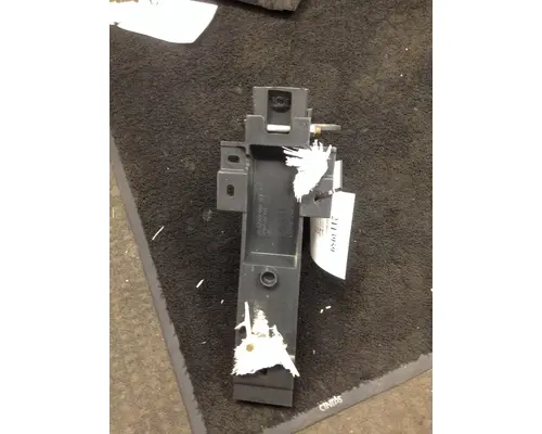 FREIGHTLINER CASCADIA 113 FENDER BRACKETMOUNT