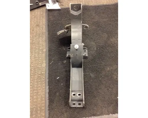 FREIGHTLINER CASCADIA 113 FENDER BRACKETMOUNT