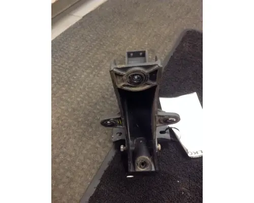 FREIGHTLINER CASCADIA 113 FENDER BRACKETMOUNT