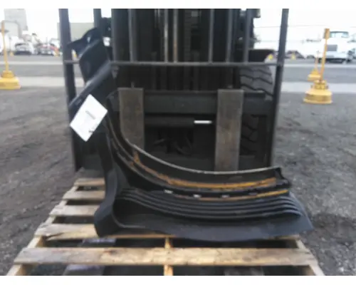 FREIGHTLINER CASCADIA 113 FENDER EXTENSION