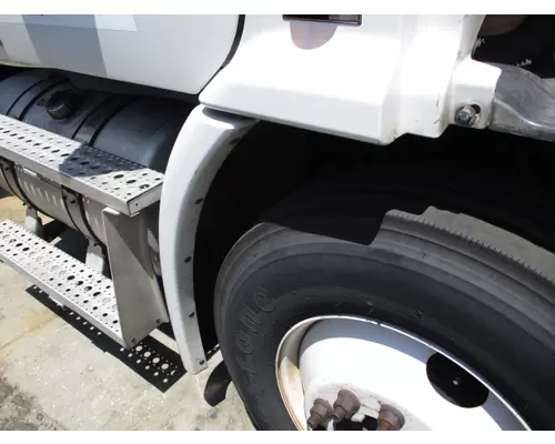 FREIGHTLINER CASCADIA 113 FENDER EXTENSION