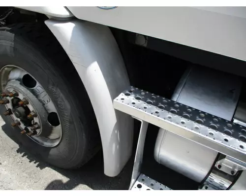 FREIGHTLINER CASCADIA 113 FENDER EXTENSION