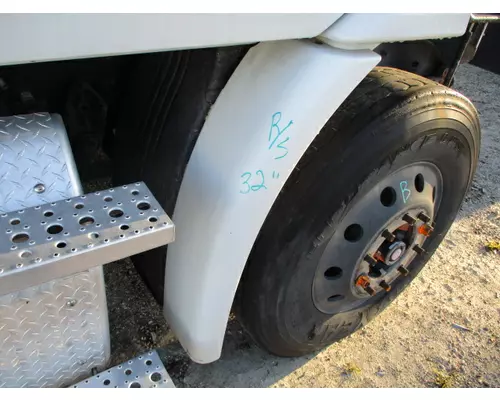 FREIGHTLINER CASCADIA 113 FENDER EXTENSION