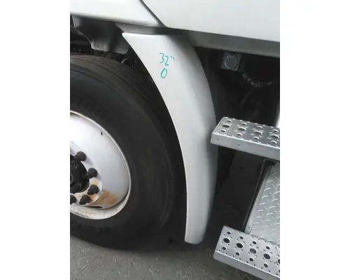FREIGHTLINER CASCADIA 113 FENDER EXTENSION