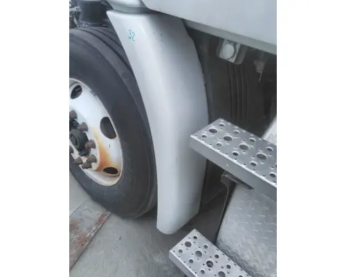 FREIGHTLINER CASCADIA 113 FENDER EXTENSION