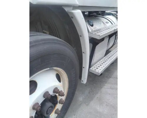 FREIGHTLINER CASCADIA 113 FENDER EXTENSION