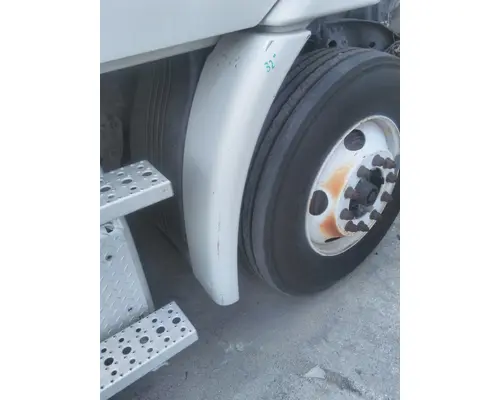 FREIGHTLINER CASCADIA 113 FENDER EXTENSION