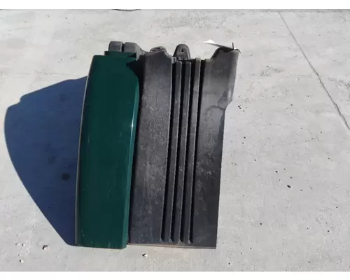 FREIGHTLINER CASCADIA 113 FENDER EXTENSION