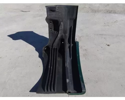 FREIGHTLINER CASCADIA 113 FENDER EXTENSION