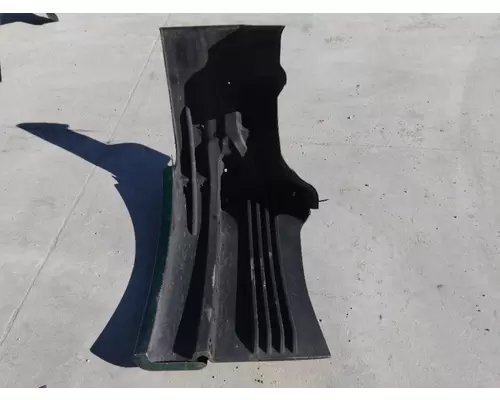 FREIGHTLINER CASCADIA 113 FENDER EXTENSION