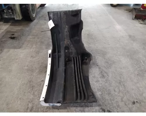 FREIGHTLINER CASCADIA 113 FENDER EXTENSION