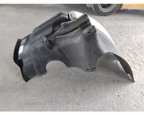 FREIGHTLINER CASCADIA 113 FENDER EXTENSION