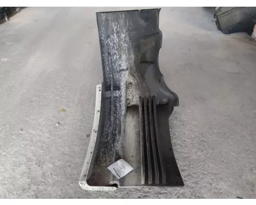 FREIGHTLINER CASCADIA 113 FENDER EXTENSION