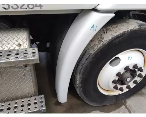 FREIGHTLINER CASCADIA 113 FENDER EXTENSION