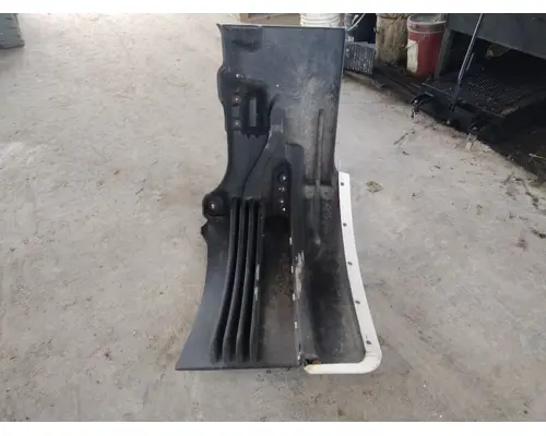 FREIGHTLINER CASCADIA 113 FENDER EXTENSION