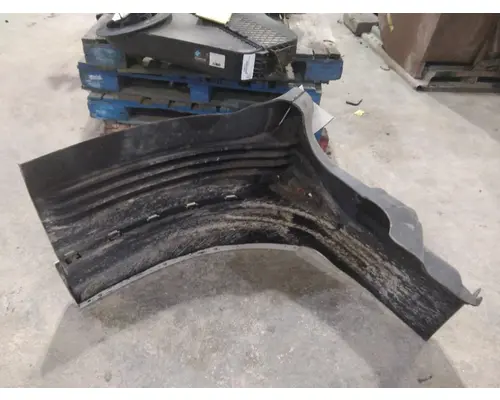 FREIGHTLINER CASCADIA 113 FENDER EXTENSION