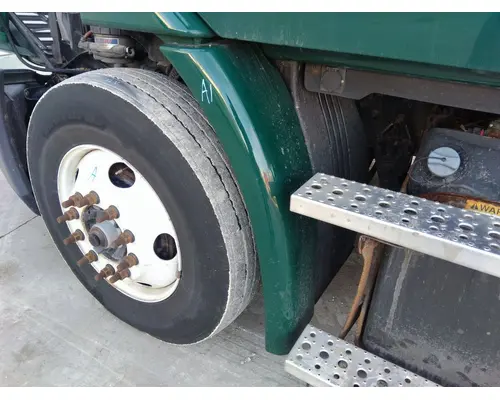 FREIGHTLINER CASCADIA 113 FENDER EXTENSION