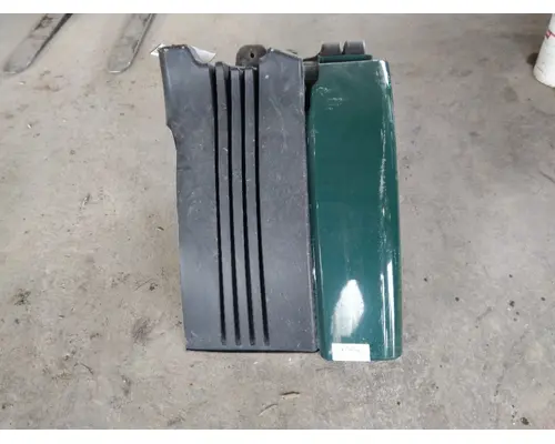 FREIGHTLINER CASCADIA 113 FENDER EXTENSION