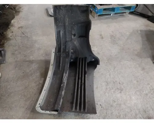 FREIGHTLINER CASCADIA 113 FENDER EXTENSION