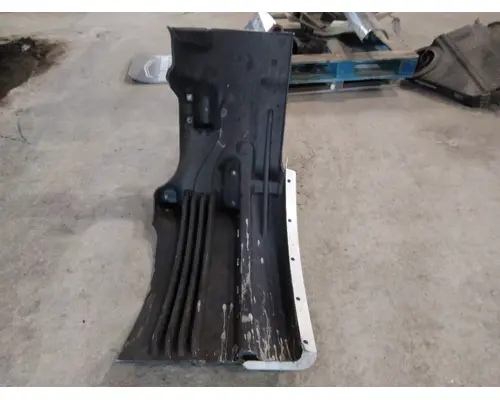 FREIGHTLINER CASCADIA 113 FENDER EXTENSION