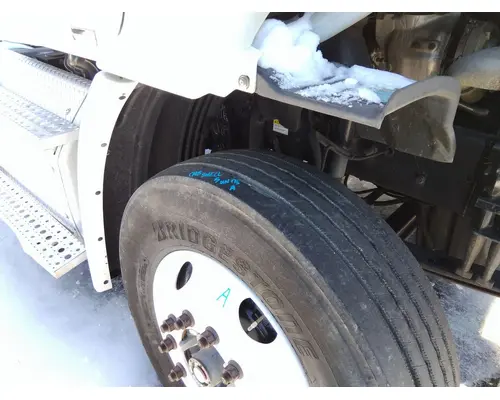 FREIGHTLINER CASCADIA 113 FENDER EXTENSION