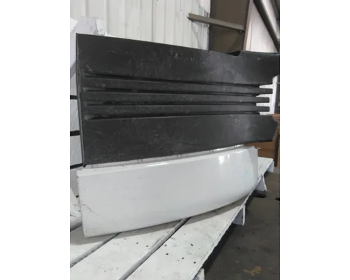 FREIGHTLINER CASCADIA 113 FENDER EXTENSION
