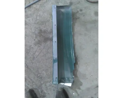 FREIGHTLINER CASCADIA 113 FENDER EXTENSION