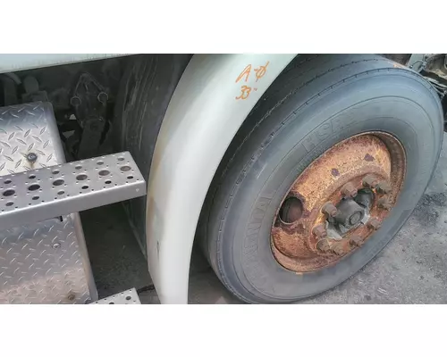 FREIGHTLINER CASCADIA 113 FENDER EXTENSION