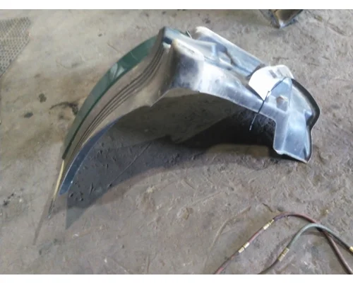 FREIGHTLINER CASCADIA 113 FENDER EXTENSION