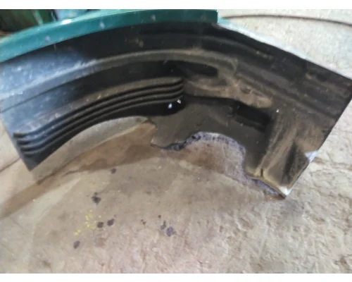 FREIGHTLINER CASCADIA 113 FENDER EXTENSION