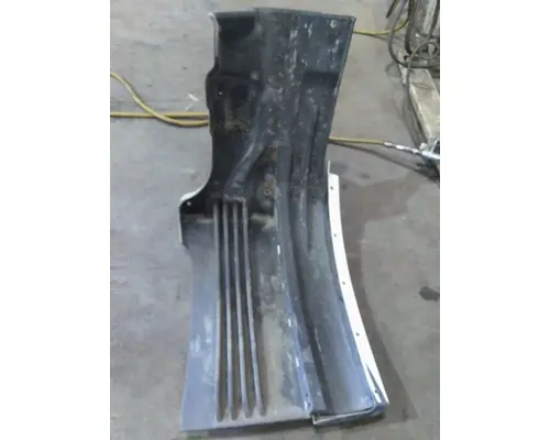 FREIGHTLINER CASCADIA 113 FENDER EXTENSION