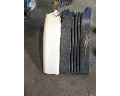 FREIGHTLINER CASCADIA 113 FENDER EXTENSION