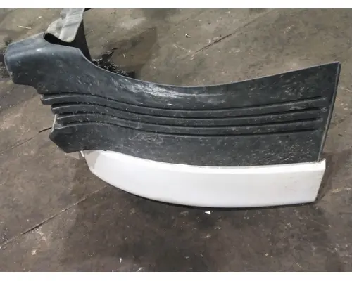 FREIGHTLINER CASCADIA 113 FENDER EXTENSION